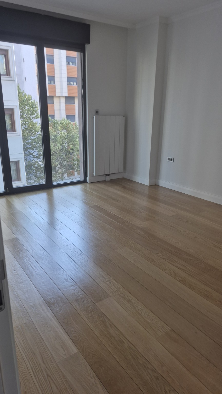 Doğal görünümlü ahşap parke sistre cila sonrası